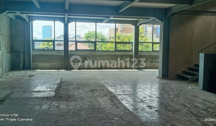 Space For Rent ! Luas 227M² di Area Senopati - Jakarta Selatan
