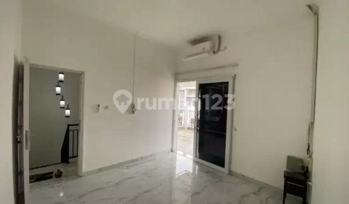Dijual Rumah 2 Lantai Town House Meruya Park Residences, Jakarta Barat 2