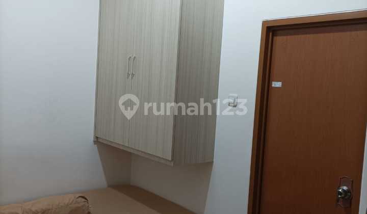 For Sale: Nice 4-Story Boarding House with 28 Rooms, Strategic Location in Tanjung Duren, West Jakarta 2