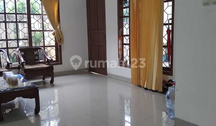 Dijual Rumah 2 Lantai Lingkungan Nyaman Dan Asri Di Pegadungan Jakarta Barat