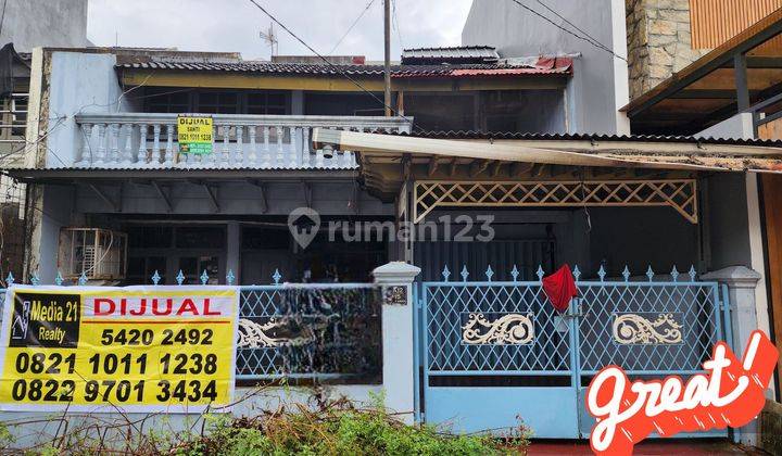 Rumah di Komplek Green Garden, Jalanan depan lebar dan mulus 1