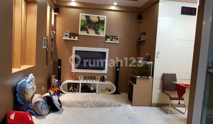 Rumah Di Graha Raya 2 Lantai Dekat Transmart  2