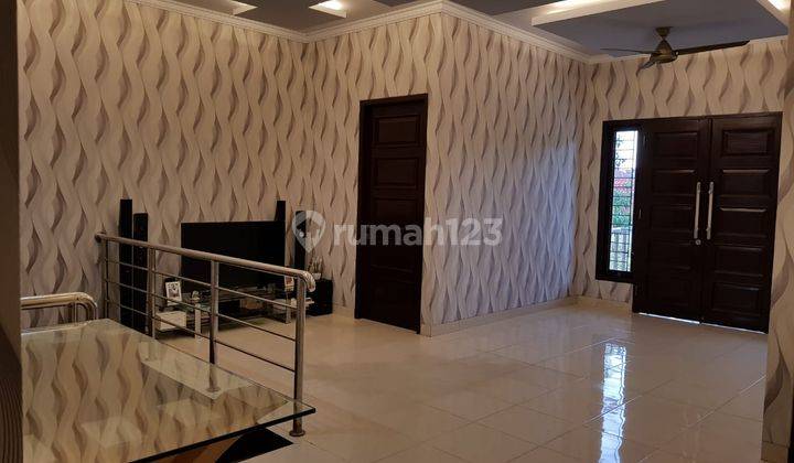 Rumah Di Graha Raya 2 Lantai Dekat Transmart  1