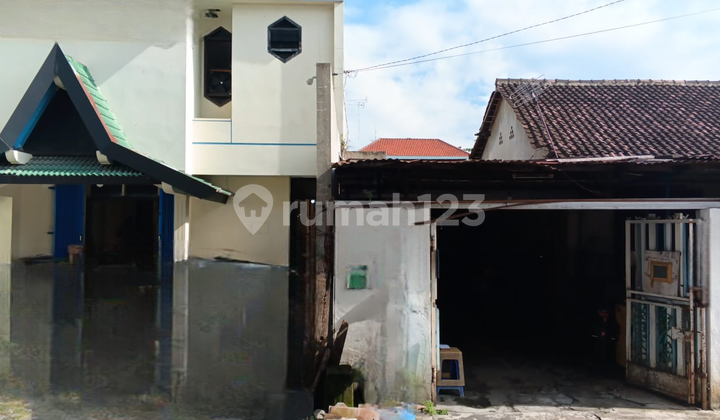 Dijual Rumah Solo Surakarta Ada 2 Bangunan Dijual Rumah Solo Surakarta Ada 2 Bangunan