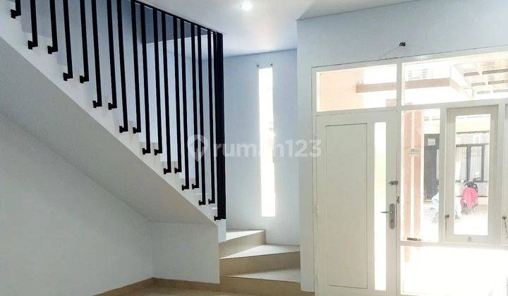 ruang tamu rumah bagus siap huni 2