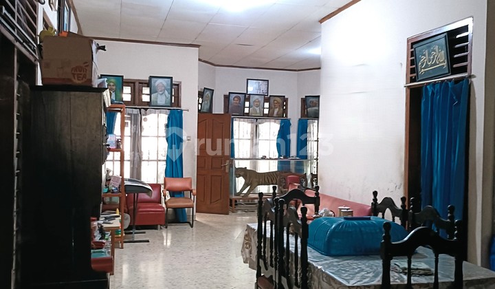 strategic house with a wide main road in bumi bintaro permai 2