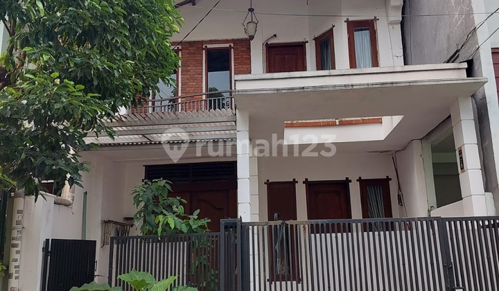 Ready-to-occupy house in Bintaro