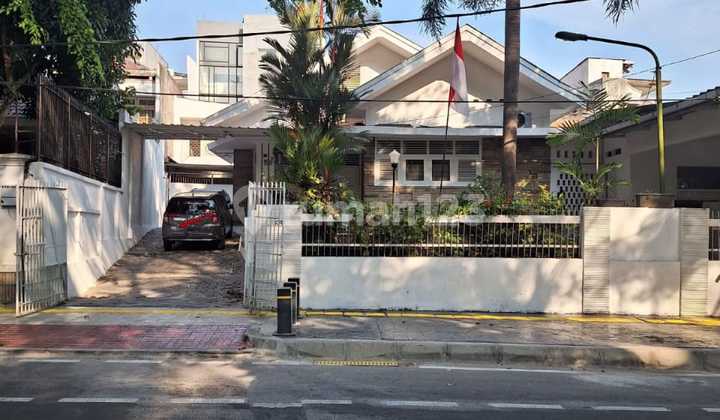 Rumah Lux Siap Huni, Lokasi Strategis di Tebet 2