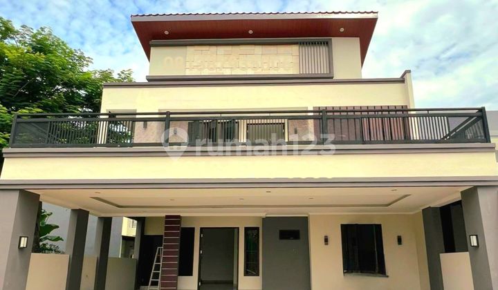 Rumah modern kontemporer 2 lantai di The Icon BSD City