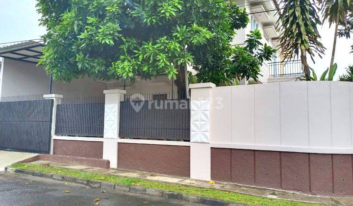 Dijual rumah 2 lantai di villa melati mas 1