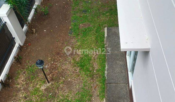 Dijual rumah 2 lantai di villa melati mas 2