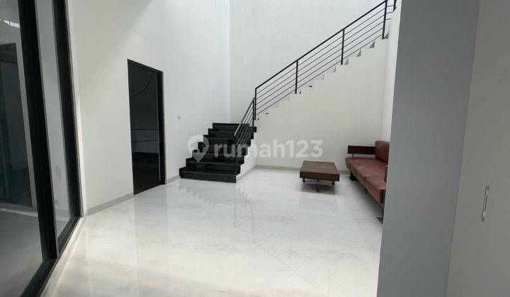 Rumah 2 lantai di perumahan alam sutera serpong bsd 2