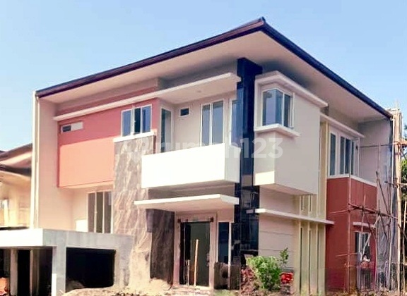Rumah Baru 2,5 Lantai Di The Green Bsd Tangerang