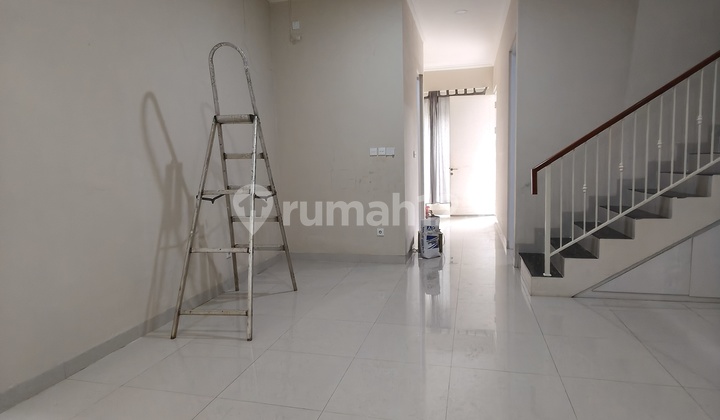 Rumah 2 Lantai Disewakan di Melati Mas Serpong 2