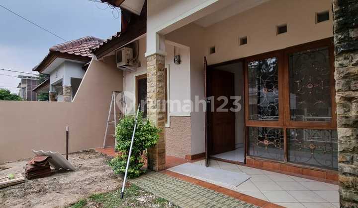Rumah 1 1/4 Lantai Di Villa Melati Mas