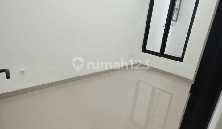 Dijual Rumah Baru 2 Lantai di Villa Melati Mas Serpong 2
