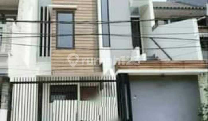 Rumah Bagus 3 Lantai