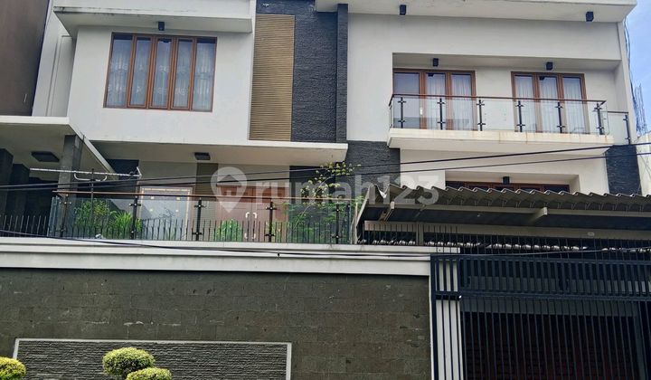 Rumah Bagus 3,5 Lantai