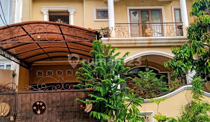 Rumah 2Lantai Dekat Mall