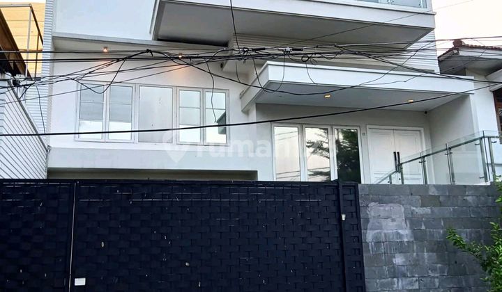 Nice 3-Story House 1