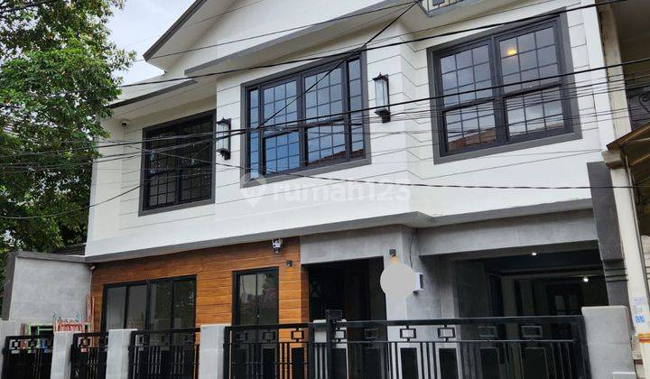 Rumah Bagus Dan Mewah Lokasi Strategis Pondok Bambu Jakarta Timur  1