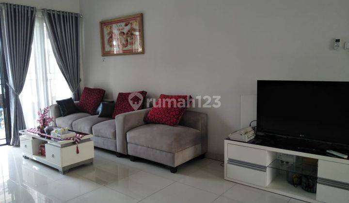 Rumah 2 Lantai Bagus Semi Furnished Sertifikat Hak Milik di Harapan Indah Bekasi, Bekasi 1