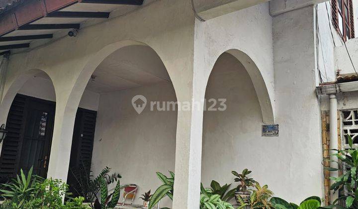 Di Jual 1 Unit Rumah Bangunan Lama Masih Bagus Siap Huni Ada 2 Bangunan Rumah Utama Dan Kos2 An di Tebet Jak selatan  2