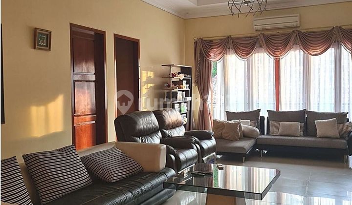 Jual rumah bagus murah menteng view depan taman jarang ada 2