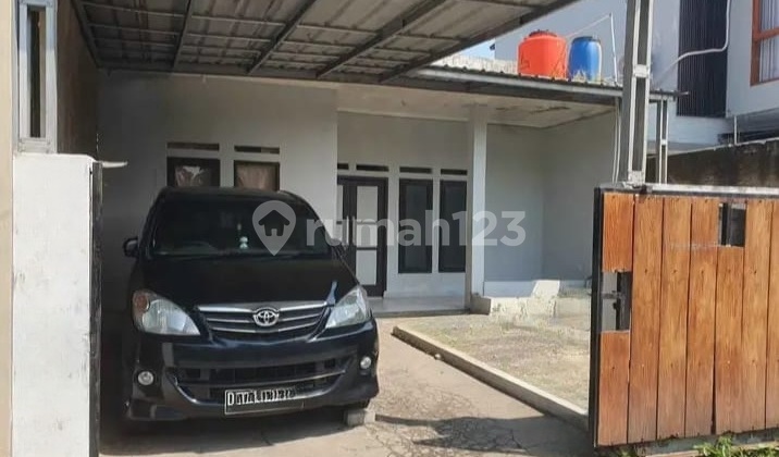 Propelat House Near Margahayu Raya and Ciwastra, Can Pay in 2 Installments.