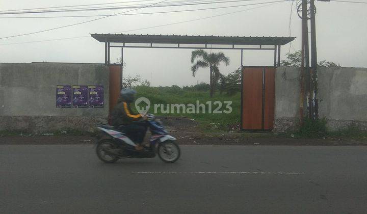 di Jalan Terusan Bojongsoan, Bandung  1