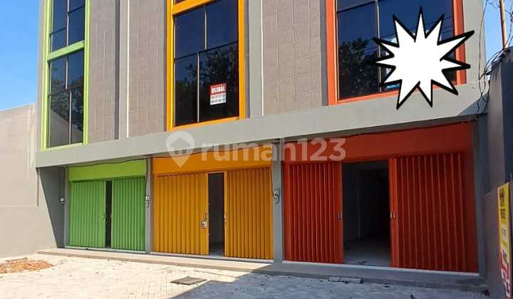 New Shop House Ready for Business in Rungkut Asri New Shop House Ready for Business in Rungkut Asri