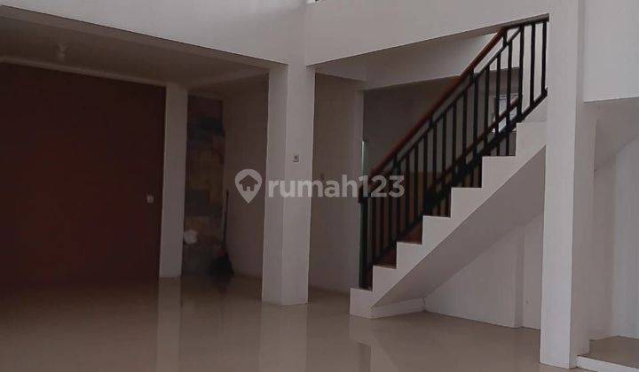 Di jual cepat Rumah Murah komplek Turangga Buah batu,siap huni 2 Lt jarang ada .termurah Turangga harga 1 M an ,desain modern  1