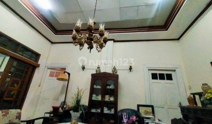 Jual cepat Rumah pusat kota sayap Gatot Subroto dkt Burangrang TSM,siap huni terawat 2Lt kokoh desain antik klasik modern jarang ada ,Tanah luas ! 2