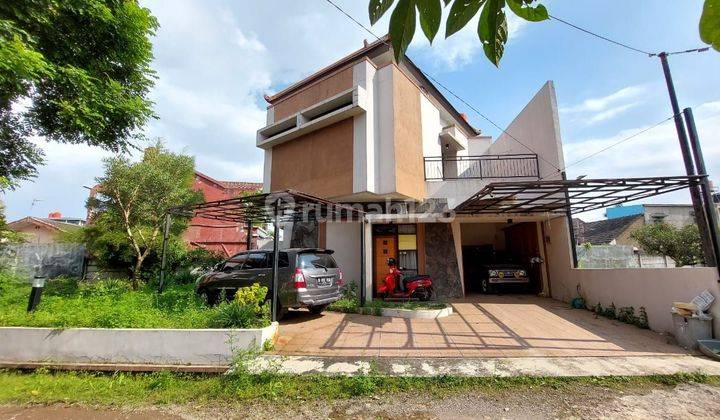 Jual cepat Rumah murah mewah Lux modern carport luas  2Lt  Komplek Billabong Soekarno Hatta jarang ada Tanah luas 208 M,siap huni bagus murah lokasi premium jalan utama Soekarno Hatta  1