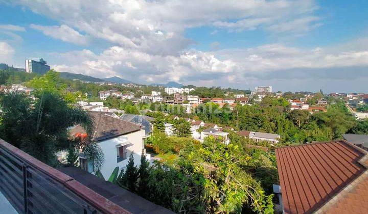 Di Sewakan Rumah Lux Mewah 2,5 Lt Resort Dago Pakar Dkt Cigadung Taman Hutan Raya Jarang Ada Full Furnished Ada Kolam Renangnya  1