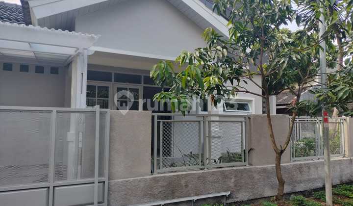 Quick Sale of Ready-to-Live House Near Griya Arcamanik Quick Sale of Ready-to-Live House Near Griya Arcamanik