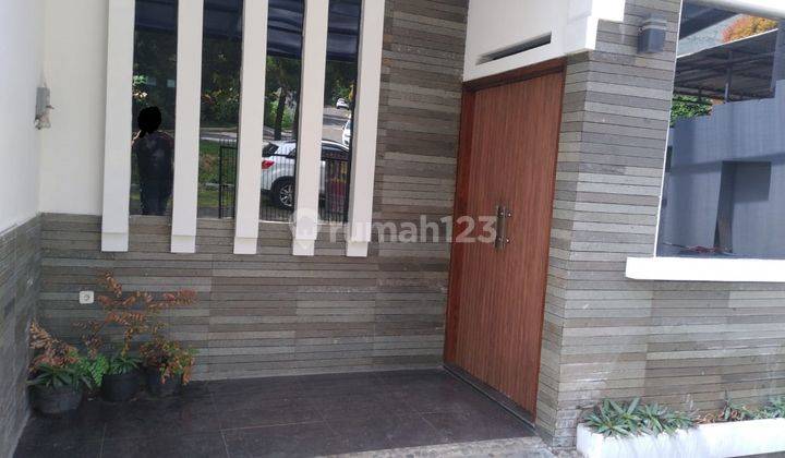 Dijual Rumah 3 Lantai, Siap Huni Komplek Elit Setra Duta Bandung Utara 2