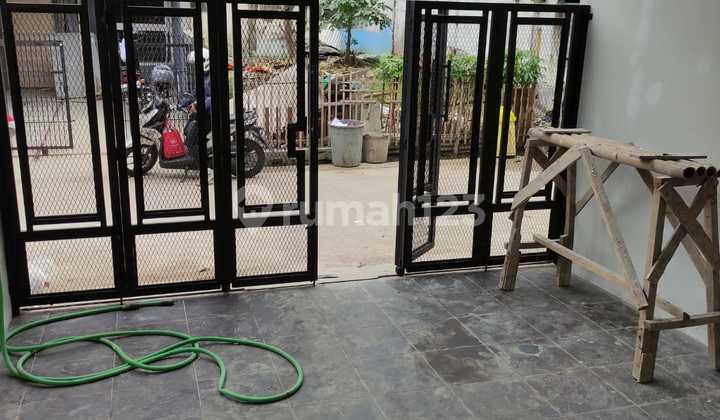 Sell New House 2 Storey Building in Margahayu Raya Complex 2