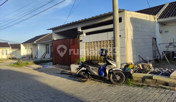 Selling a ready-to-live, semi-furnished house, Alam Sanggar Indah, Citapen, PRICE REDUCED! 1