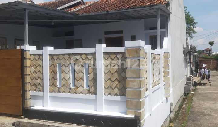 For quick sale, cheap house 250 million in Karangpawitan complex Garut, READY TO OCCUPY.