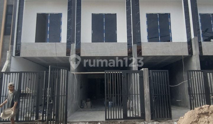 Rumah Baru 3lantai Tanjung Duren