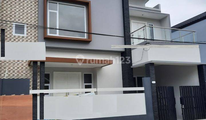 di Rumah Strategis Dkt Mall Cinere Dkt Superindo Bebas Sepanjang Masa, Baru Th 2023, Siap Huni, Lt 120 Lb200, Dkt Pintu Toll Akses Jabodetabek, Depok 1