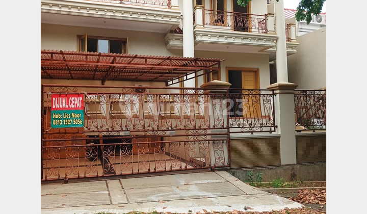 BUKIT CINERE IN A READY-TO-OCCUPY COMPLEX WITH CERTIFICATE OF OWNERSHIP