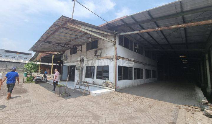 Pabrik Jumbo di dekat pelabuhan Surabaya 2