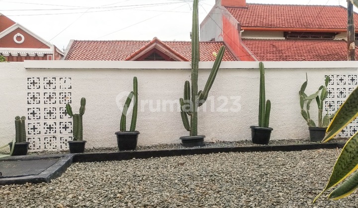 2-Story House in South Tangerang Ciputat, Adjacent to Bintaro and BSD, For Quick Sale 2