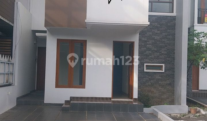 Comfortable Residence Strategic Location Comfortable Residence Strategic Location