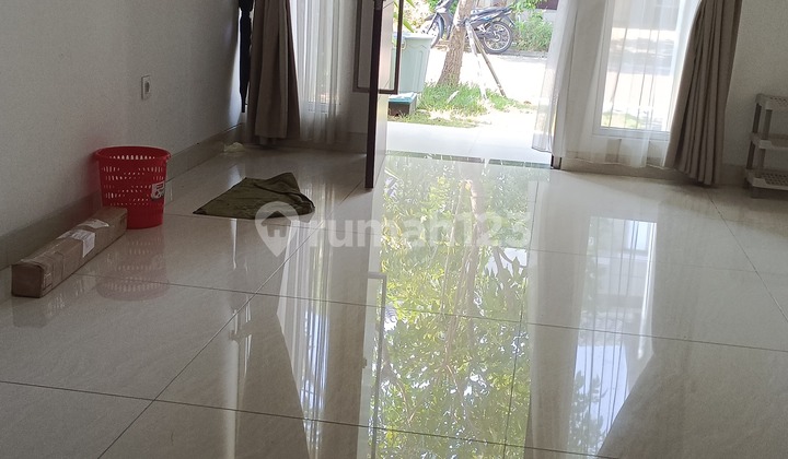 For Sale The Spring Semi Furnished House, Nice, Beautiful, and Neat Serpong