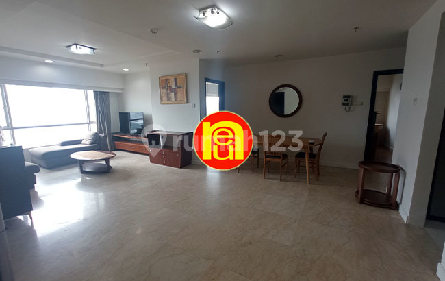 Dijual Apartemen Somerset Berlian – 3 Kamar Tidur, Lantai Tinggi, View Kota Menakjubkan!