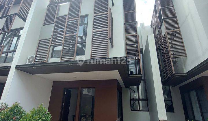 DIJUAL RUMAH MURAH di Green wich BSD 3 Lantai 1