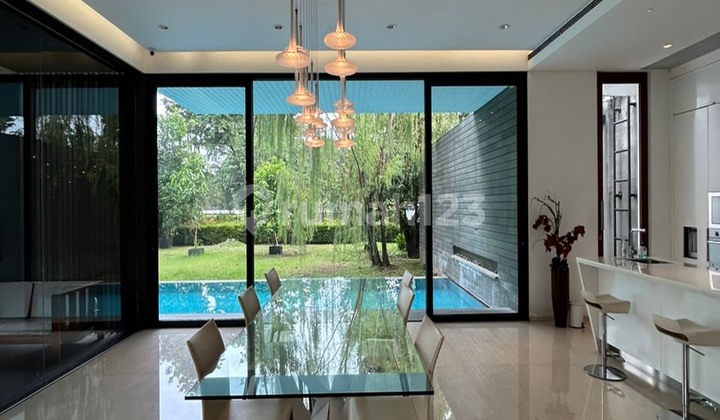 Di Jual Rumah Mewah Paramount Hill Golf Gading Serpong Full Furnish Kolam Renang